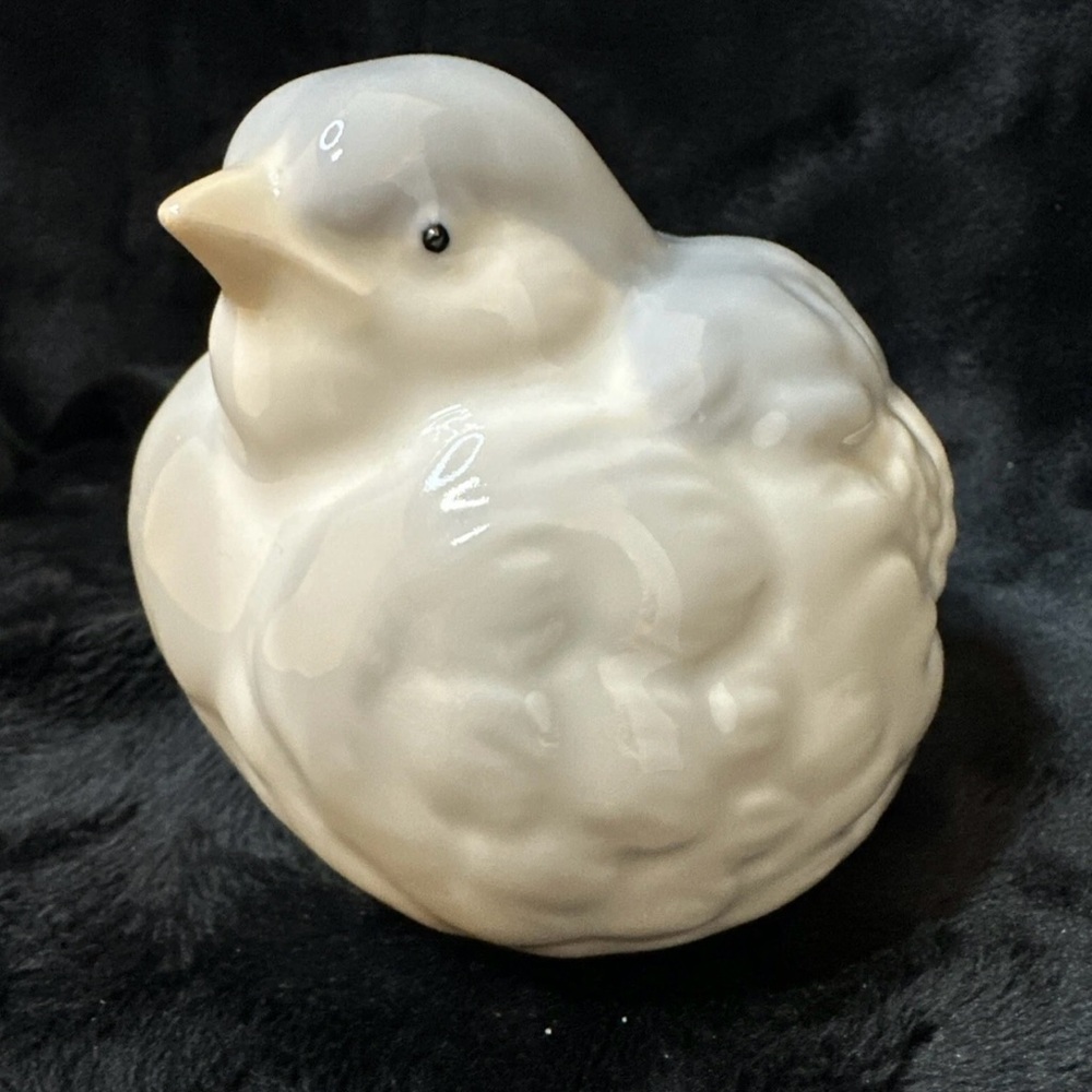 Japanese Otagiri Bird Figurine. Height - 3" Length - 4". Soft Blue-Gray Coloring